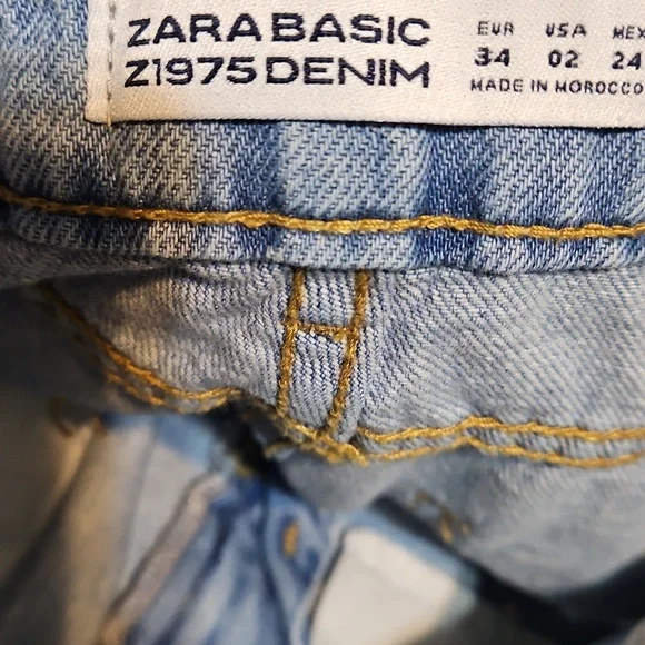 Zara Basic Denim Mid-Rise Distressed Flare Crop Jeans - Picture 9 of 11